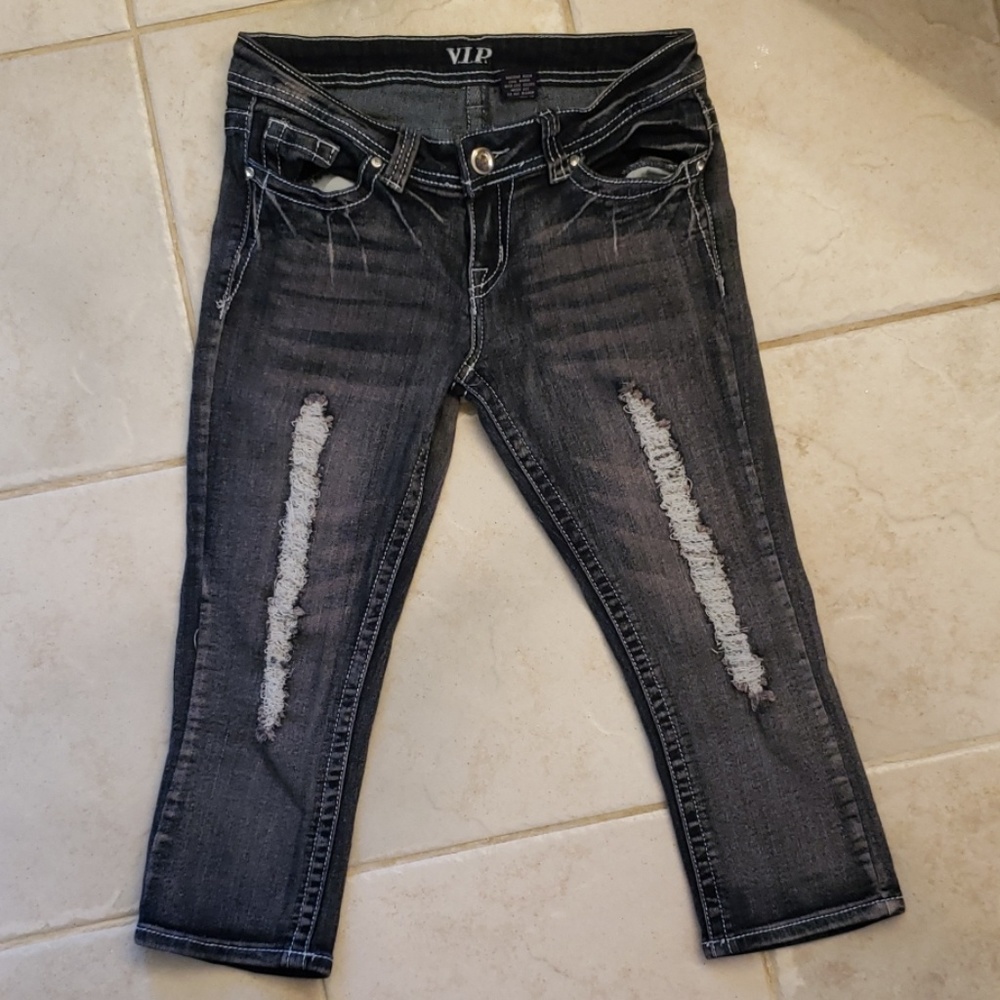 Distressed jean capri - Picture 4 of 8